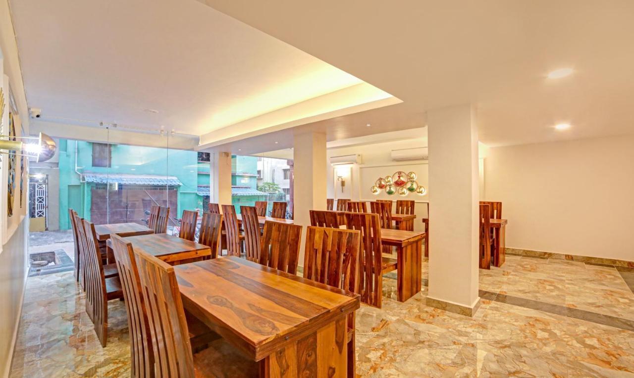 Treebo Lazystay Elite บูบันเนสชวาร์ ภายนอก รูปภาพ