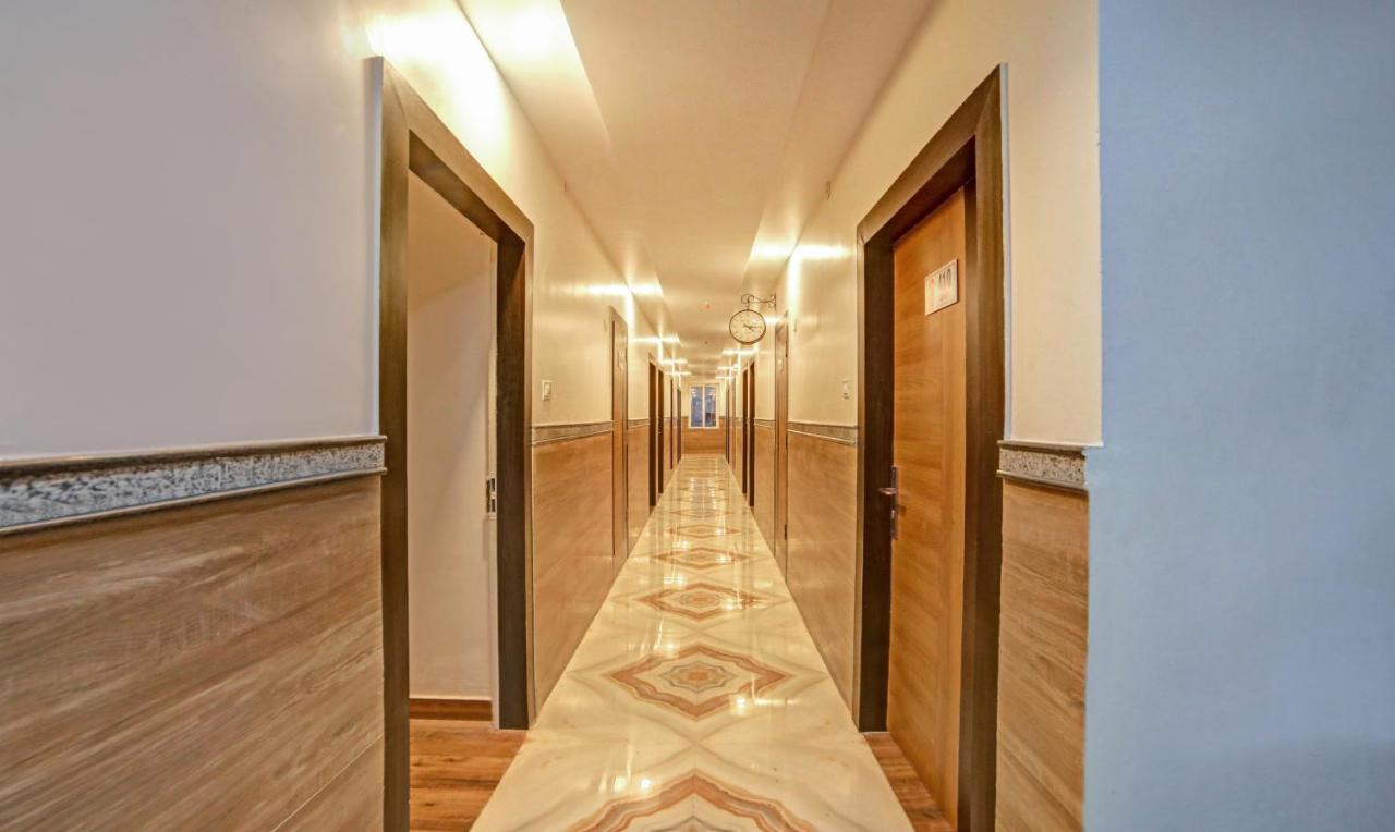 Treebo Lazystay Elite บูบันเนสชวาร์ ภายนอก รูปภาพ